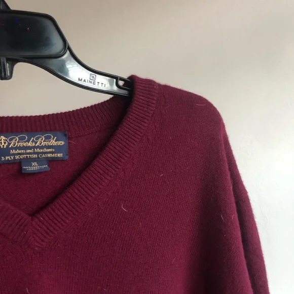 Brooks brothers cashmere wine/burgundy/crimson long sleeve v-neck sweater